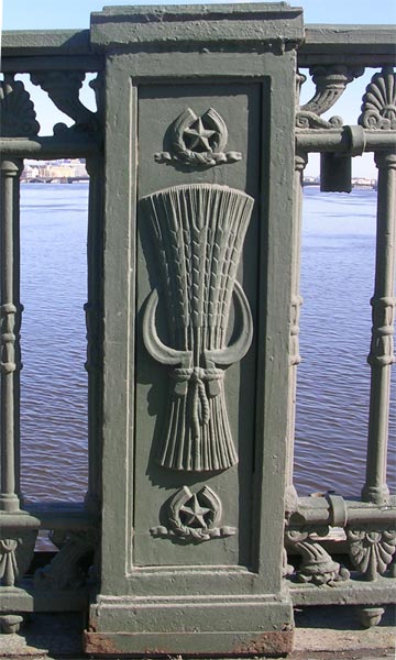 ��������� ����
Palace bridge