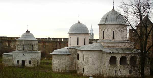 ���� � ����������
church in Ivangorod