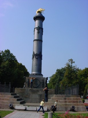 �������� �100-����� ���������� ������� � �������
Monument �100 years of the Poltava victory� in Poltava