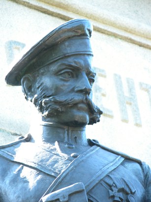 �������� ��������� � �����������
Monument to Totleben in Sevastopol