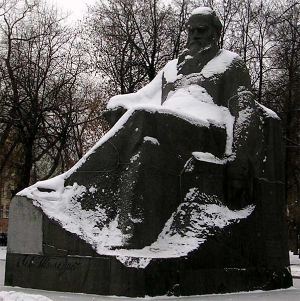 �������� �.�.�������� � ������
Monument to Leo N. Tolstoy in Moscow