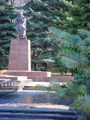 ��������  � ������
Monument  in Gomel