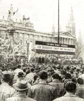 �������� ���������� ������ � ����
Monument to the soviet warriors in Vienna