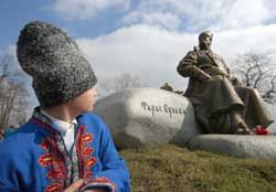 �������� ������������ ��������� � �������
Monument �Gogol�s characters� in Poltava