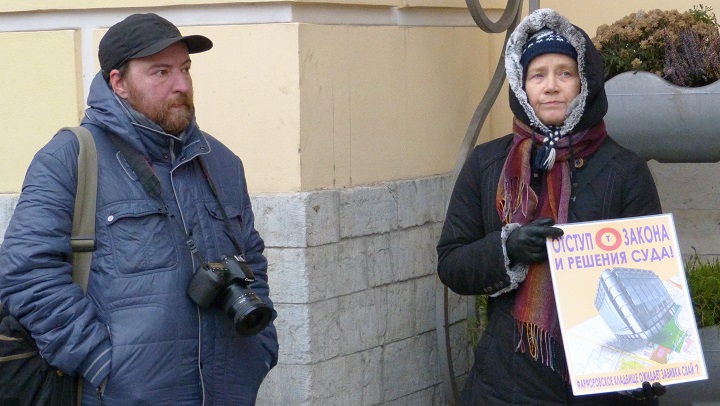 5 ������� 2013. ����� � ������ ������������� ��������
December 5, 2013. The picket in protection of the Farforovskoye cemetery