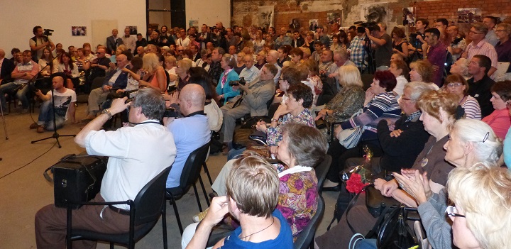27 ������� 2015. ����� ������ ������ �������
August 27, 2015. The evening party in memory of Boris Nemtsov