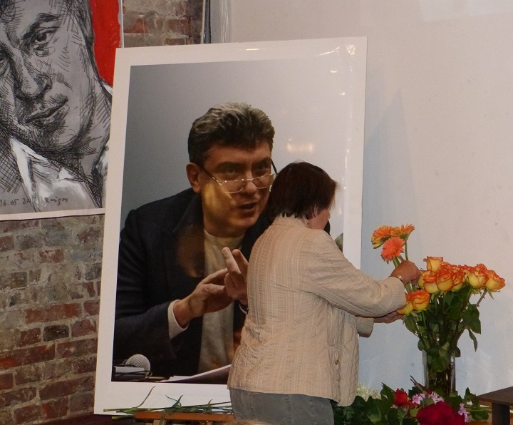 27 ������� 2015. ����� ������ ������ �������
August 27, 2015. The evening party in memory of Boris Nemtsov