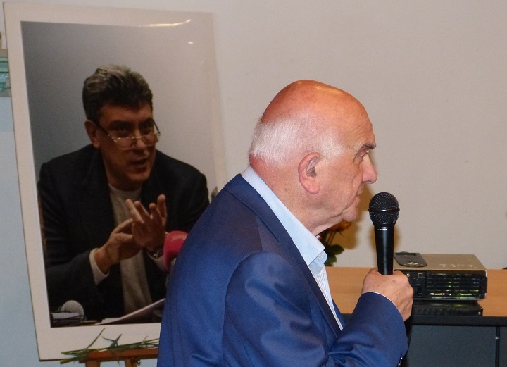 27 ������� 2015. ����� ������ ������ �������
August 27, 2015. The evening party in memory of Boris Nemtsov