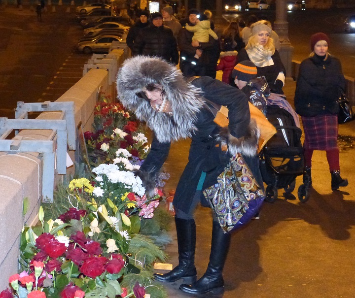 13 ������� 2015. ������ ����
December 13, 2015. The Nemtsov bridge