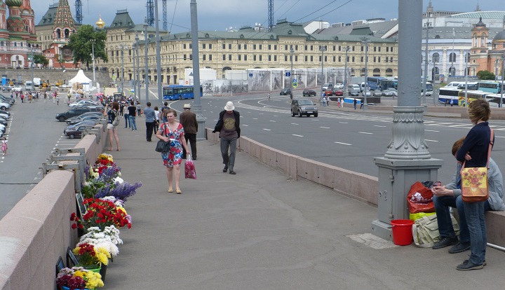 4 ���� 2016. ������ ����
June 4, 2016. The Nemtsov bridge