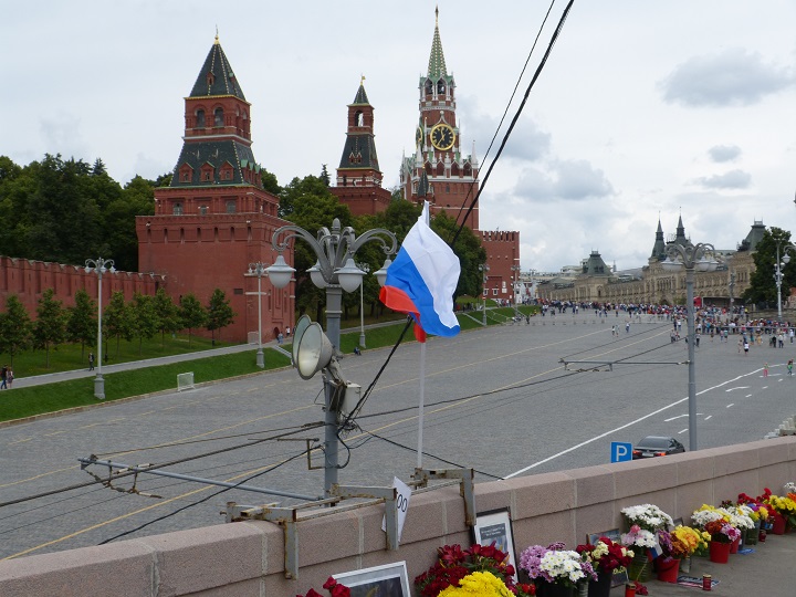 10 ���� 2016. ������ ����
July 10, 2016. The Nemtsov bridge