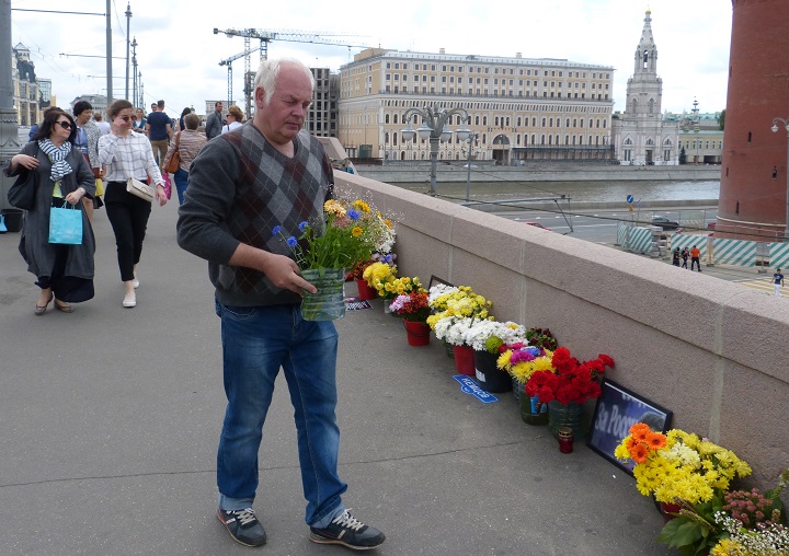 10 ���� 2016. ������ ����
July 10, 2016. The Nemtsov bridge