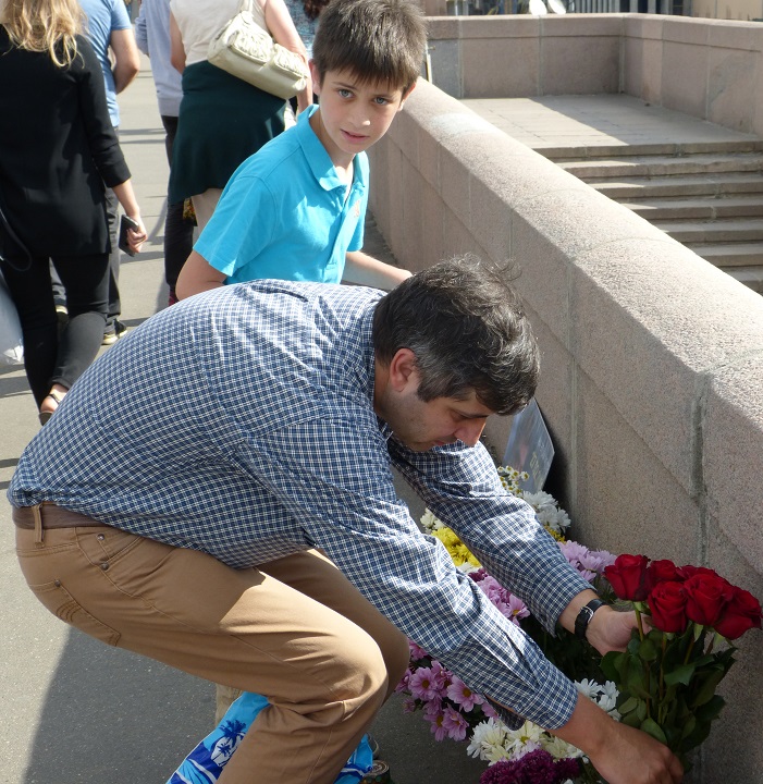 10 ���� 2016. ������ ����
July 10, 2016. The Nemtsov bridge