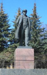 �������� �.�.������ � ����������
Monument to Vladimir I. Lenin in Cheboksary