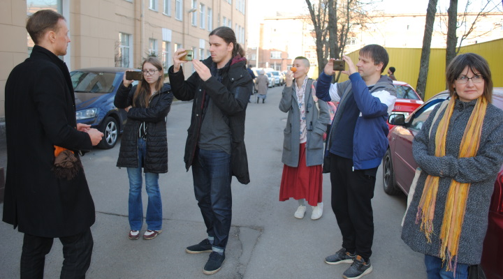 17 ������ 2023. ��� ��� ������ ���������
	<dd>April 17, 2023. The trial of Olga Smirnova