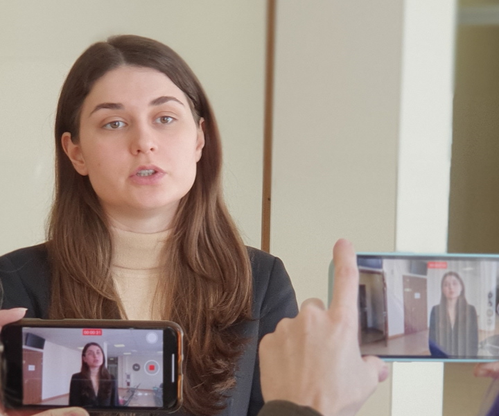 21 ������ 2023. ��� ��� ����������� ����������
April 21, 2023. The trial of Alexandra Skochilenko