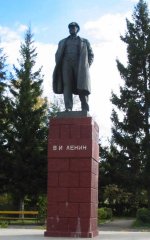 �������� �.�.������ � ����������
Monument to Vladimir I. Lenin in Cheboksary