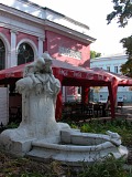�������� ����� � ������� � ������
Monument �Children and frog� in Odessa