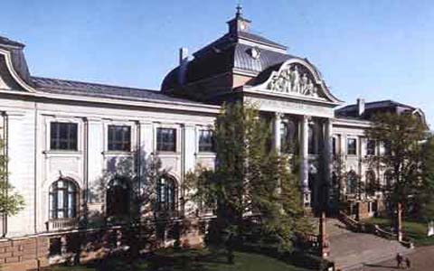 �������������� ����� � ����
Art museum in Riga