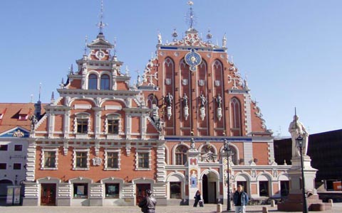�������� � ����
Monument in Riga