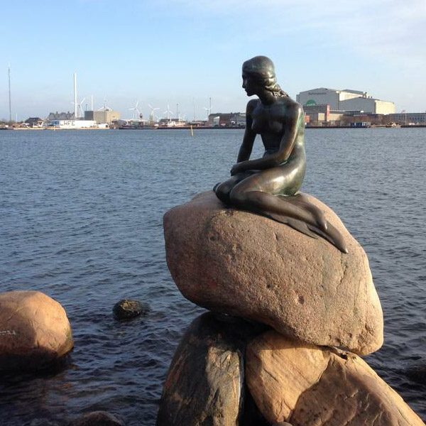 �������� ���������� � �����������
Monument �Young mermaid� in Copenhagen