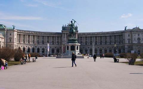 ��������  � ����
Monument  in Vienna