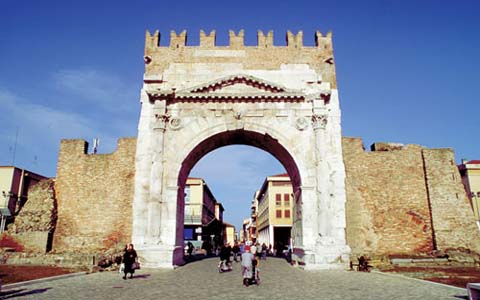 ������������ ���� �������
Triumphal arch of August