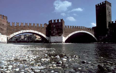 ���� �������� � ������
Tower watches in Verona