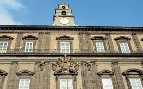 ���� �������� � �������
Tower watches in Naples
