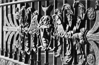 �������� ��������� ������. �
Postal card �The pig-iron gates. �