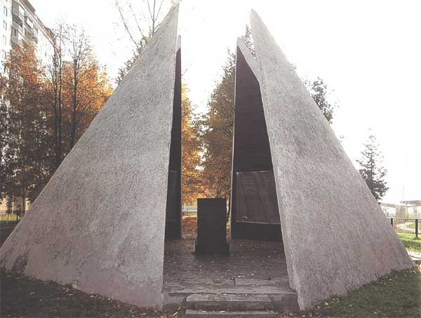 �������� ������ 18-� ������� ��������� ���������
Monument to the warriors of 18th guardsman division