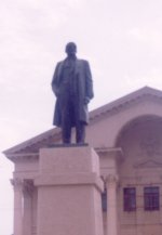 �������� ������ � �������������
Monument to Vladimir I. Lenin in Novorossiysk