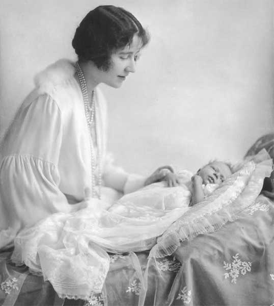 ��������� ��������� �������� � �������
Princess Elizabeth of York with her mother