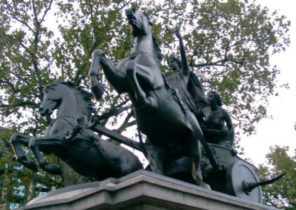 �������� ���������� ������������� �������� � �������
Monument in London