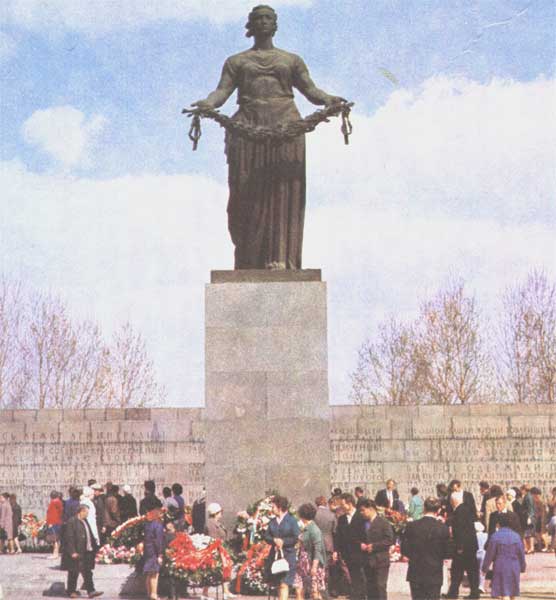 ������-���� � �����-����������
Native land - mother in St.-Petersburg