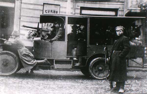 ������ �� ����������
machine-gun on car