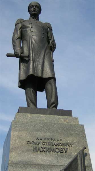�������� �.�.�������� � �����������
Monument to Paul S. Nakhimov in Sevastopol