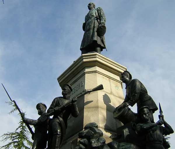 �������� ��������� � �����������
Monument to Totleben in Sevastopol