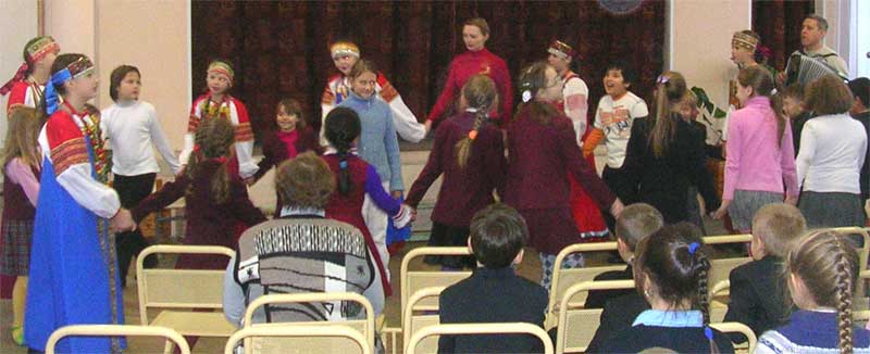 �������� ��������� ��������� � ����� � 19
Ensemble �Zheryolochki� in the school � 19