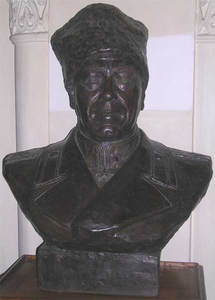 �.�.�����. ���� �.�.�����������
Bust of Boris M. Shaposhnikov by S.N.Popov
