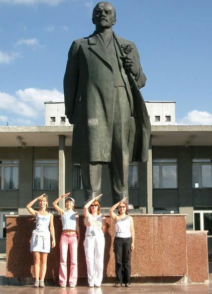 �������� �.�.������ � ���������-���������, 2012
Monument to Vladimir I. Lenin in Novgorod-Seversky