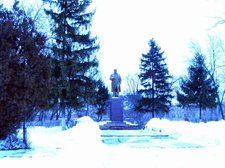 �������� �.�.������ � ���������
Monument to Vladimir I. Lenin in Volchansk
