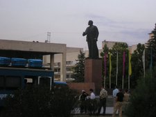 �������� �.�.������ � �����������
Monument to Vladimir I. Lenin in Simpheropol