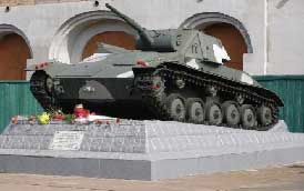 �������� �.�.�������� � ������
Monument to I.L.Haytovich in Nezhin