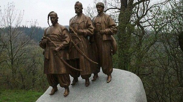 �������� ���������� ������� � ����
monument to Ukrainian Cossacks in Vienna