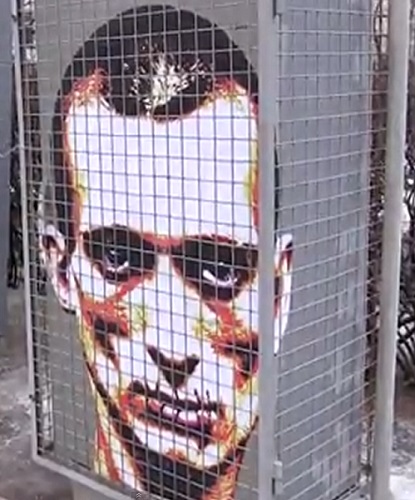 ��������� �����. ���������� � ������
Pavlensky in cage by Alexander Zhunev