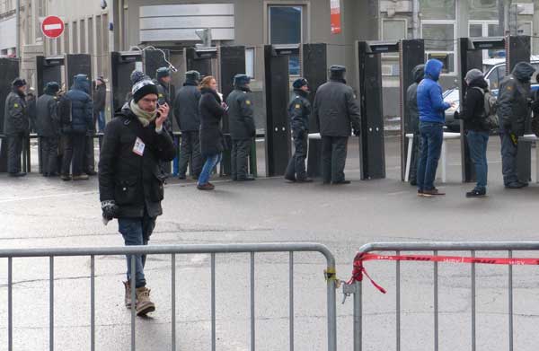 ������� �������� ������� ����������
The police has shown usual readiness