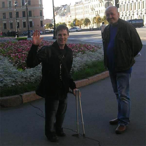 ������ ������� � ���� ��������� �� ������������ �������
Nikita Sorokin and Yury Melnichuk on Isaakiyevskaya square