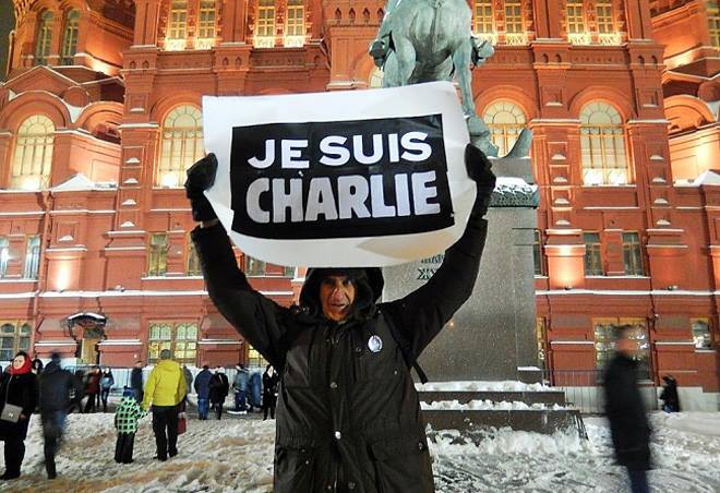 10 ������ 2015. ����� ������������ � ������������ ������� Charlie Hebdo
January 10, 2015. The picket of solidarity with journalists of Charlie Hebdo magazine