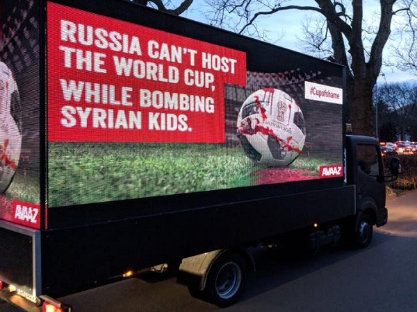 ������ �� ����� ��������� ��������� ����, ���� ������ ��������� �����.
Russia can't host the World Cup, while bombing Syrian kids.